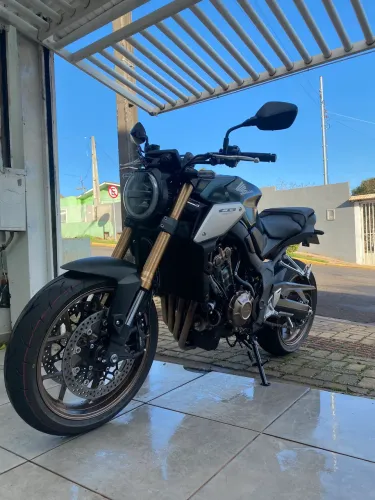 Cb650r 2023 6.000km único dono