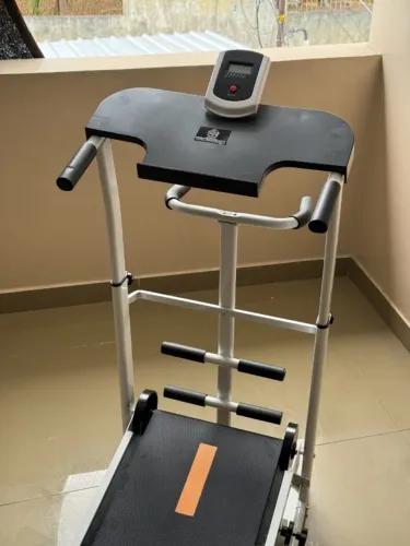Esteira Mecânica Dobrável com Monitor e Apoio