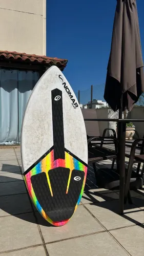 Prancha Nomar Surf top, grip novo, pronta pra ondas! Estilo e performance?