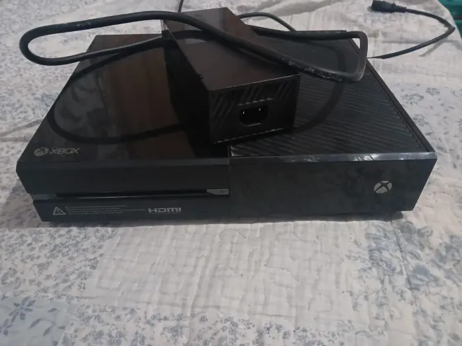 Xbox One Fat em Ótimo Estado + Controle Original Series S/X