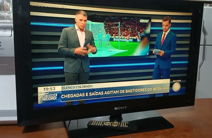 Tv Lcd 32pol Full Hd 1080i, digital. Só ligar e usar. Barbada p/ Copa do mundo !!! Compare