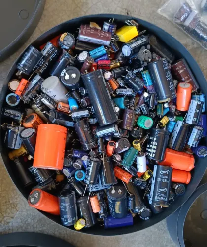 Muitos Capacitores 