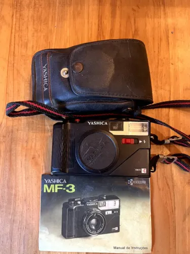 Câmera Yashica MF3