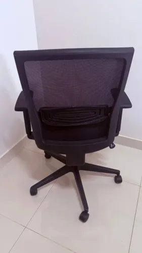 Cadeira de Escritório com Regulagem