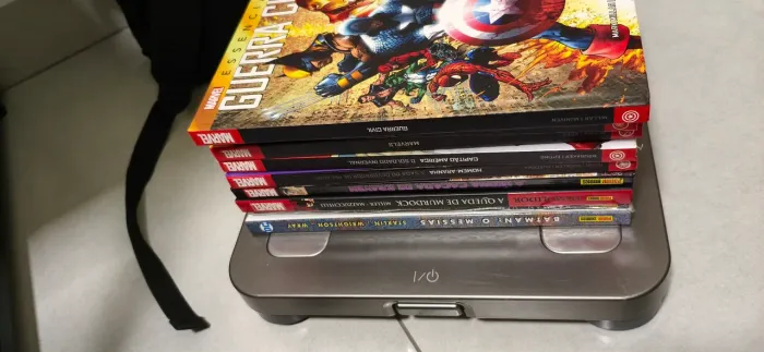 Lote de quadrinhos Marvel, DC e mangá