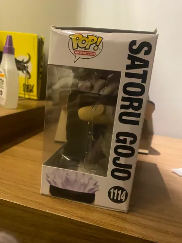 FUNKO POP SATORU GOJO COM CAIXA