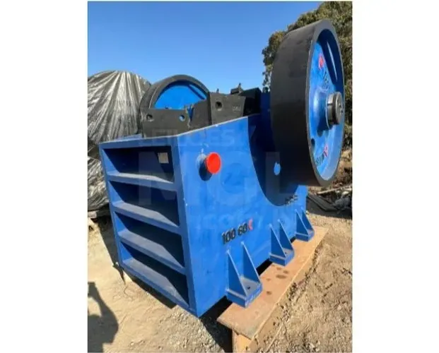 ITAÚNA MG - BRITADOR 10060C - EQUIPAMENTO REVISADO