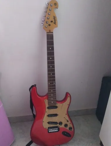 Guitarra (leia a descrição)