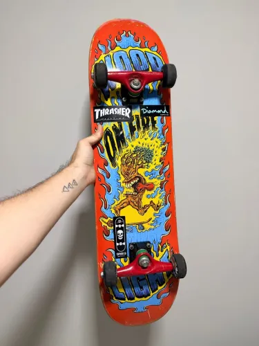 Skate Semi Profissional em Ótimo Estado