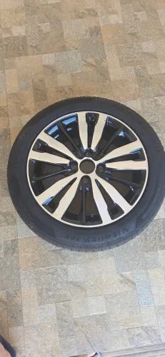 Roda Honda FIT com pneu novo