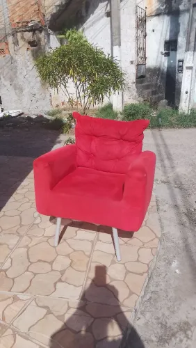 Vendo esta poltrona toda boa usado por 130