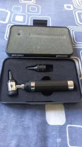 Otoscópio Profissional Mikatos TK com tecnologia de luz LED.