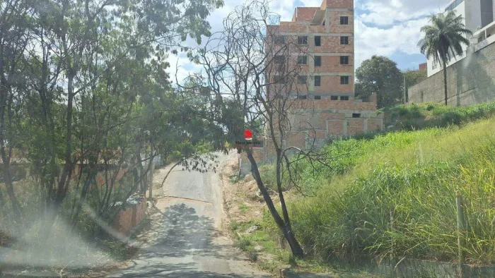 Lote residencial de 391 m² à venda no bairro Ouro Preto, em Belo Horizonte
