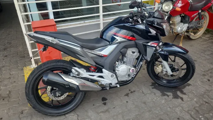 Vende se cb twister 2018