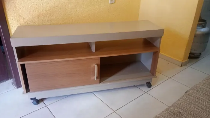 RACK COM RODINHAS, EM MDF! 