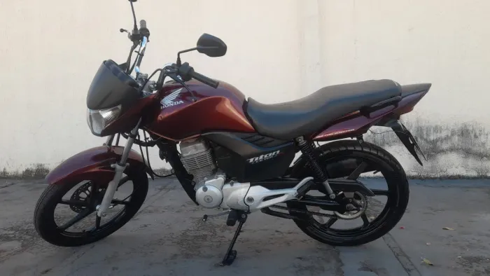 Vendo titan ex super conservado