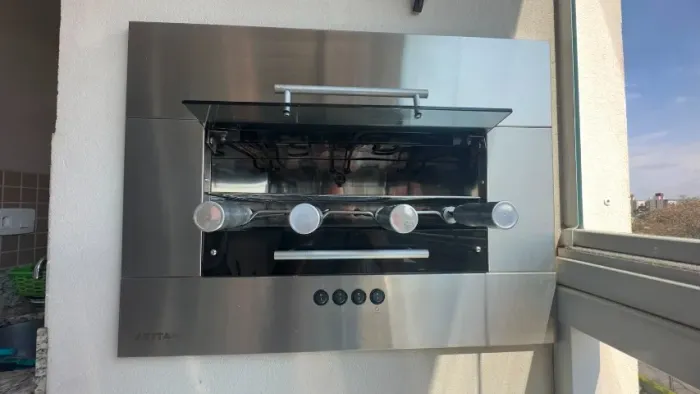 Churrasqueira Elétrica de Embutir Titan 4 Espetos Inox 220V - Excelente Estado