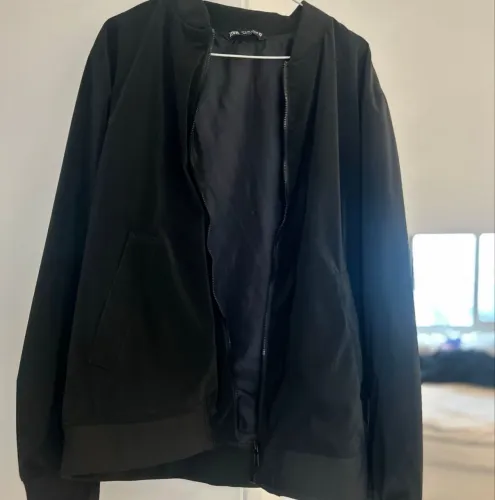 Jaqueta preta bomber zara