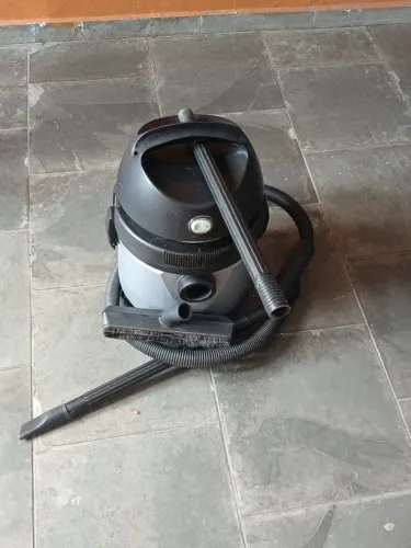Aspirador De Pó E Água Electrolux A10 - 110v / 1200W