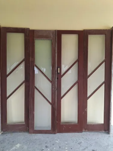 Vendo porta e janelas