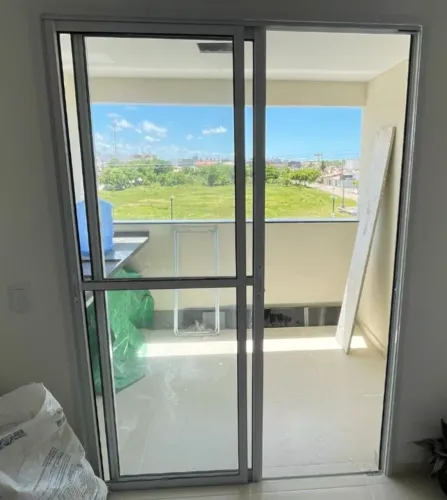 VENDO PORTA DE VIDRO DE CORRER - SEMINOVA