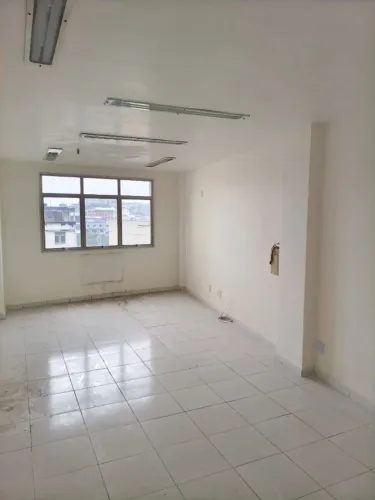 DUQUE DE CAXIAS EXCELENTE SALA COMERCIAL NO UBÁ OFFICES.