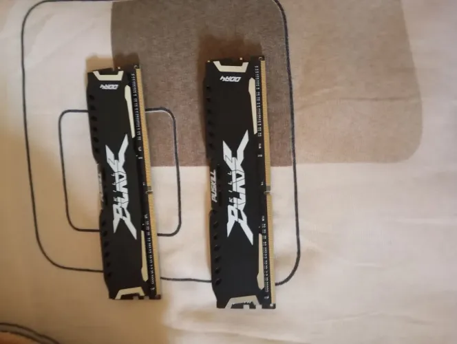 Memória ram ddr4 2x8gb 2666mhz