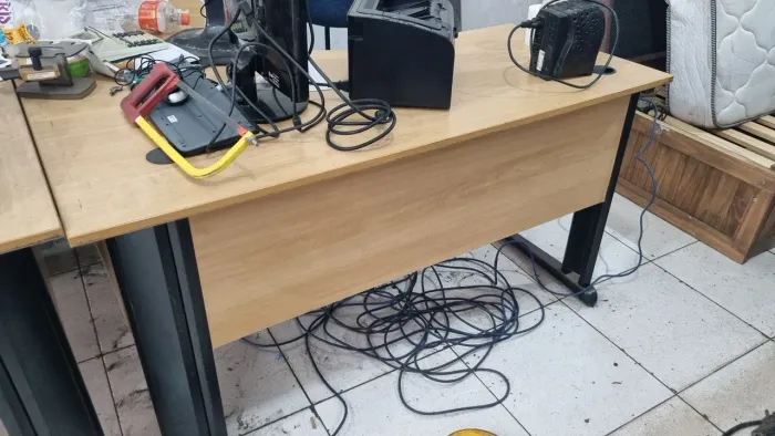 MESA DE ESCRITÓRIO