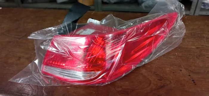 Lanterna Peugeot 408