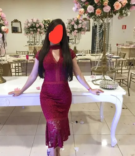 Vestido com Renda Marsala