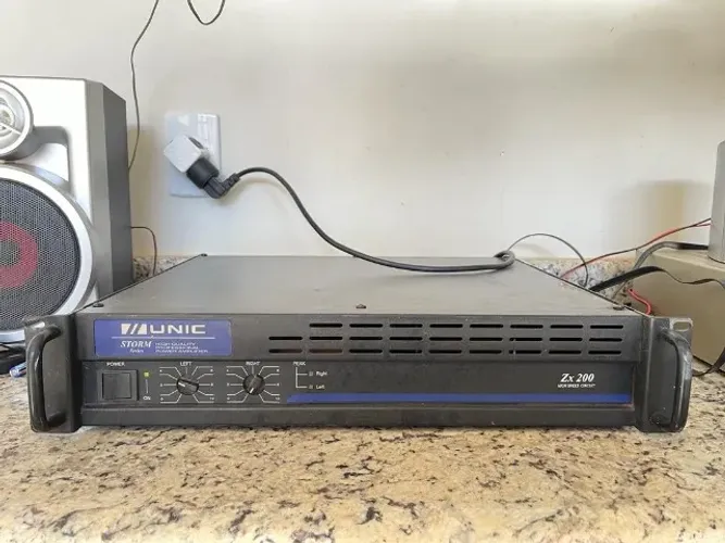 Amplificador Unic Zx 200