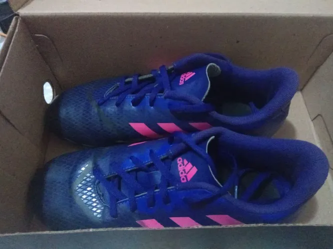 Chuteira Adidas Artilheira IV futsal