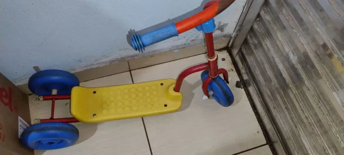 Brinquedo Triciclo Antigo no estado Bandeirantes Anos 80