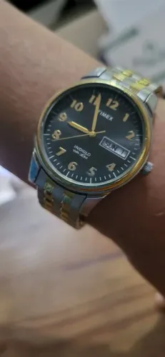 Relogio timex vintage banhado a ouro pulseira em aço elástico quartzo 