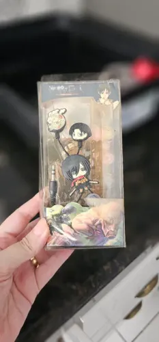 Fones de Ouvido Attack on Titan