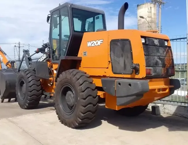 Pá Carregadeira Case W20f