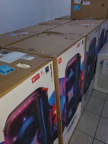 Partybox 710 800W RMS Lacrada com 1 ano de garantia e nota fiscal! Em até 12x (acréscimo)
