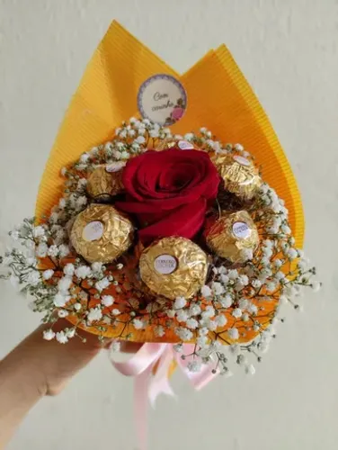 Buquê de Flores com Chocolates - Fazemos Entregas