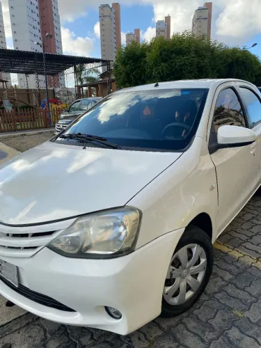 Toyota Etios XS 1.5 Flex 16V 5P Mec. 2014