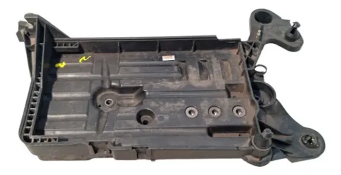 Suporte Caixa Bateria Volkswagen Passat B8 2015 2016 Detalhe