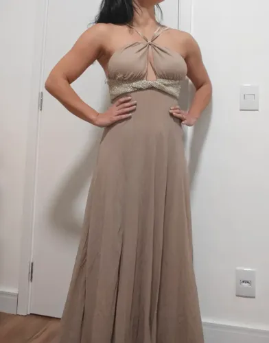 Vestido de formatura nude