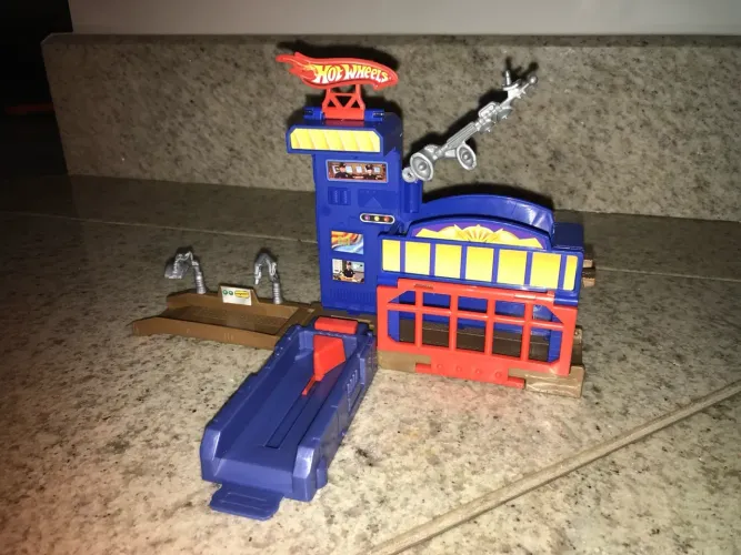 Prisão Hot Wheels