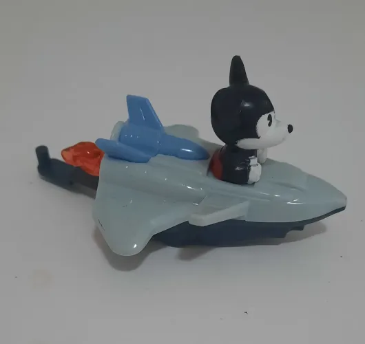 Brinquedo Infantil - Personagem no Avião