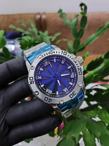 Relógio marca famosa Azul e Prata