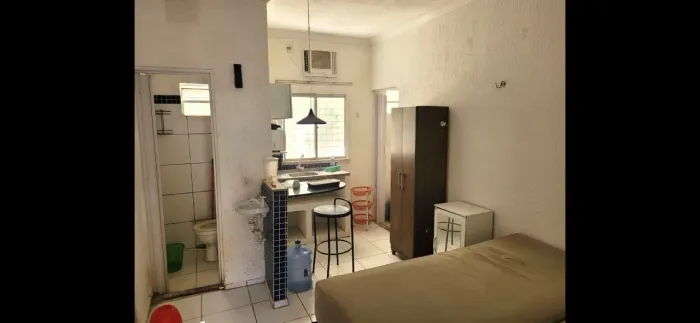 Alugo Quitinete Mobiliada  Montese 750,00 