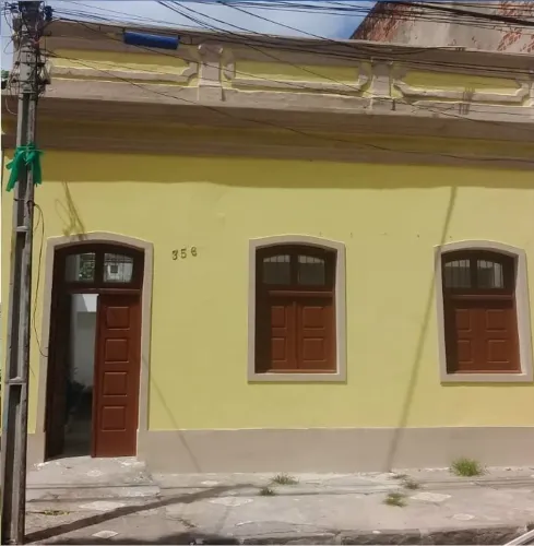 Galeria c/ 05 lojas na R da União - Aluguel e Venda