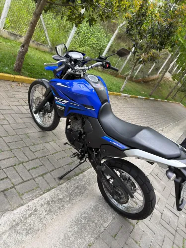 Lander 250 2023 muito nova.