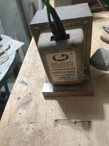 Transformador de energia 127 para 220