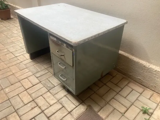 Mesa de escritório relíquia