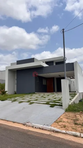 Casa com 02 quartos sendo uma suíte no Condominio Teriva